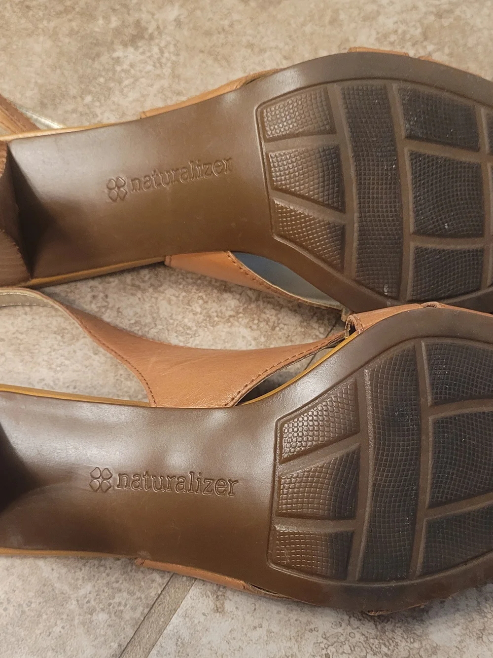 Naturalizer classic tan
